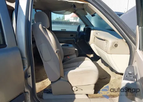 2003 Chevrolet Tahoe Ls z USA, uszkodzony, nr VIN 1GNEC13V83R114829